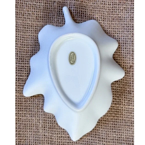 Vintage Floral Ceramic Leaf Trinket Dish With Gold Trim Elegant Glam Cottagecore - Picture 2 of 4